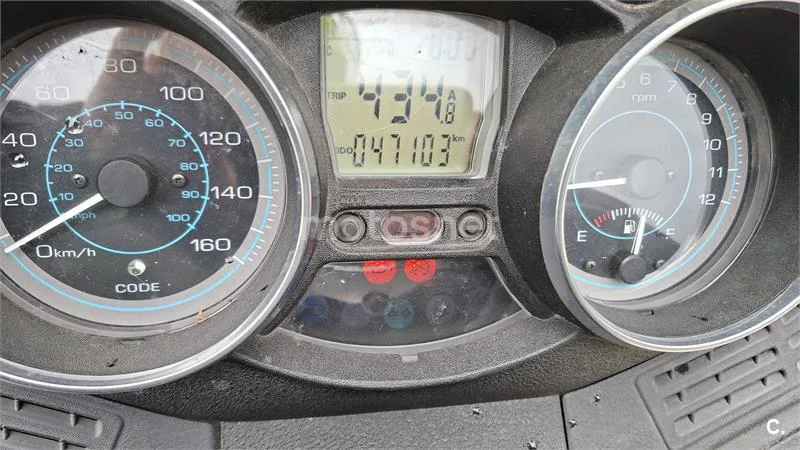 Piaggio X10 125 ie Executive – Vista 6