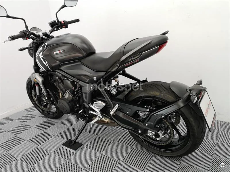 Triumph Trident 660 – Vista 17