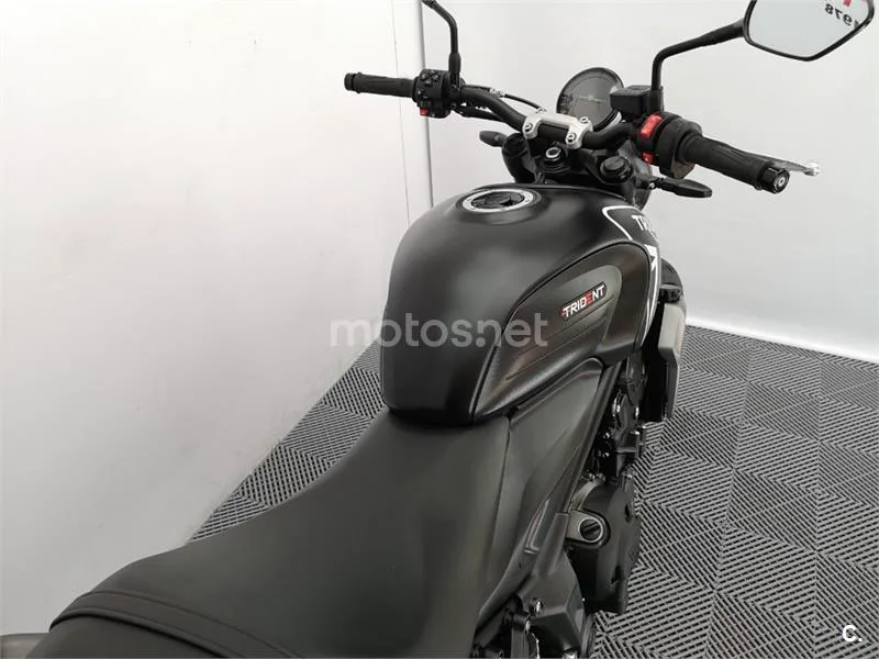 Triumph Trident 660 – Vista 7