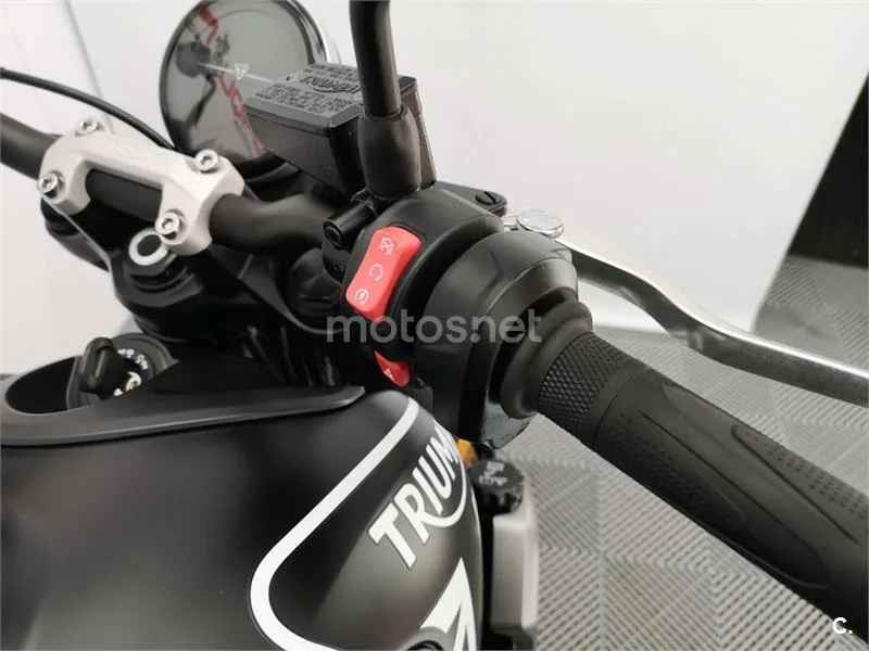 Triumph Trident 660 – Vista 10
