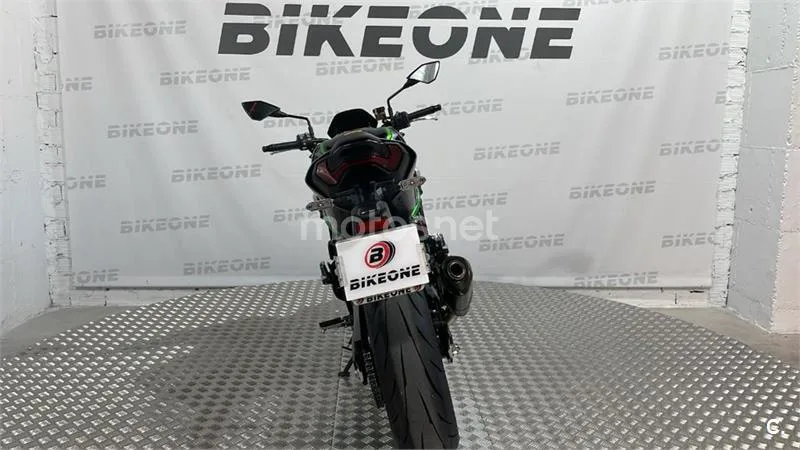 Kawasaki Z900 – Vista 6