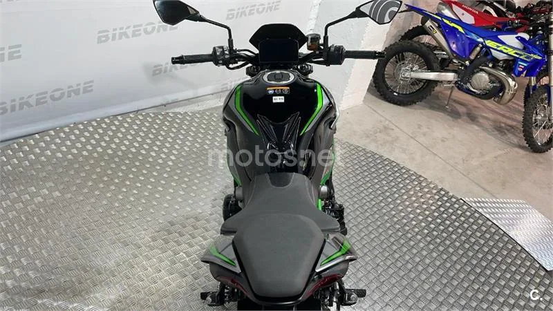 Kawasaki Z900 – Vista 7