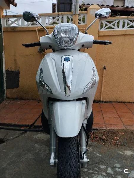 Piaggio Beverly 300 – Vista 3