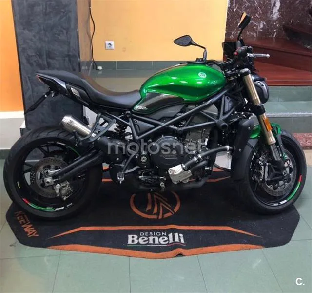 Benelli 752 S – Vista 4