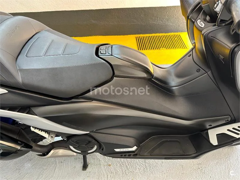 Yamaha TMAX 560 – Vista 18