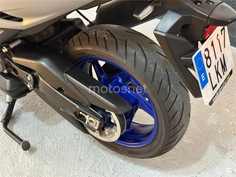 Yamaha TMAX 560 – Vista 19