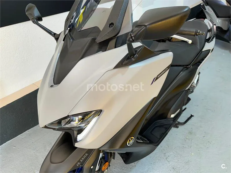 Yamaha TMAX 560 – Vista 24