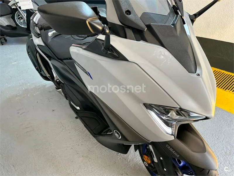 Yamaha TMAX 560 – Vista 26