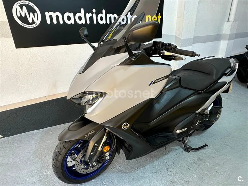 Yamaha TMAX 560 – Vista 4