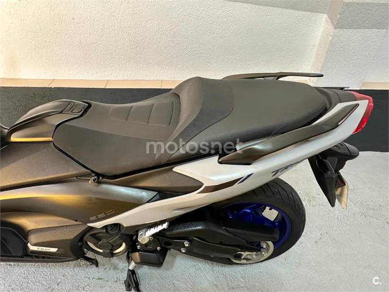 Yamaha TMAX 560 – Vista 7