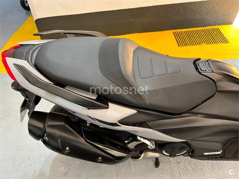 Yamaha TMAX 560 – Vista 8