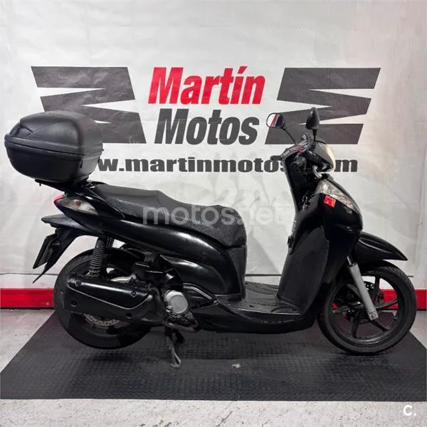 Honda SH 300i – Vista 3