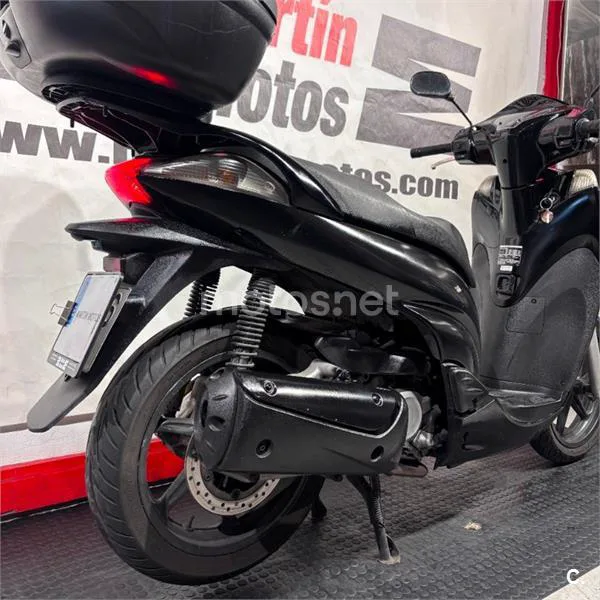 Honda SH 300i – Vista 4