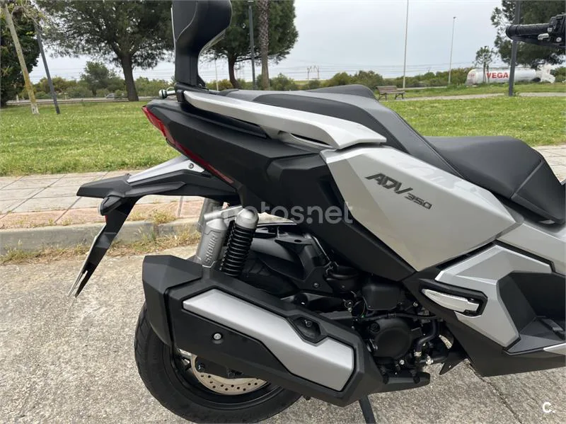Honda ADV 350 – Vista 2