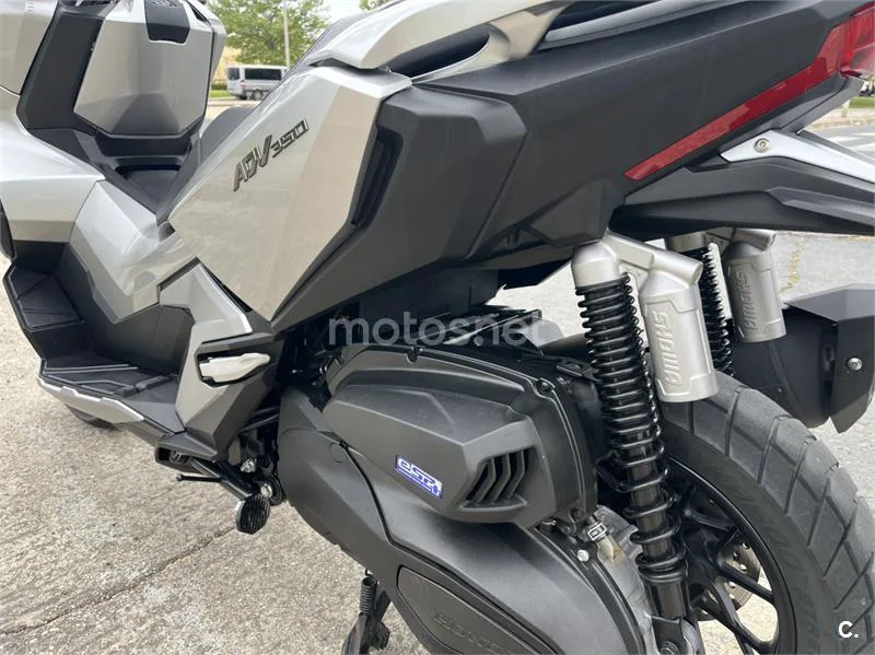 Honda ADV 350 – Vista 4