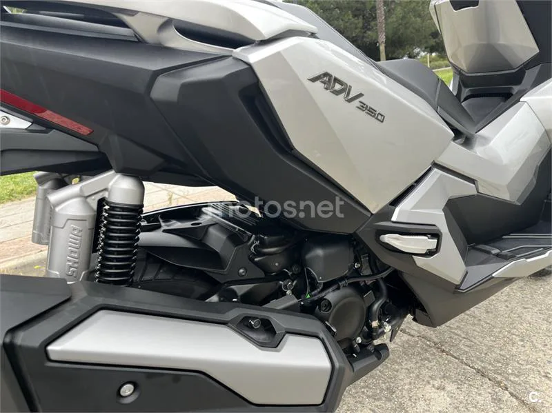 Honda ADV 350 – Vista 5
