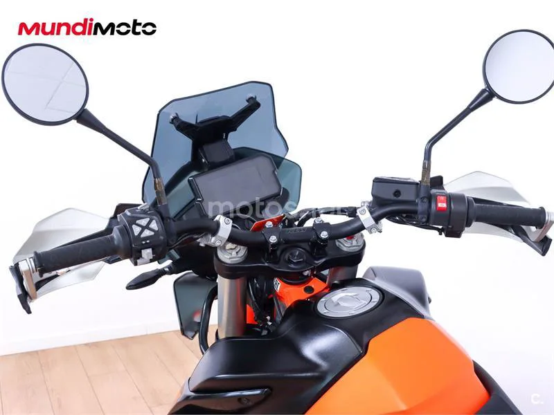 KTM 890 – Vista 11