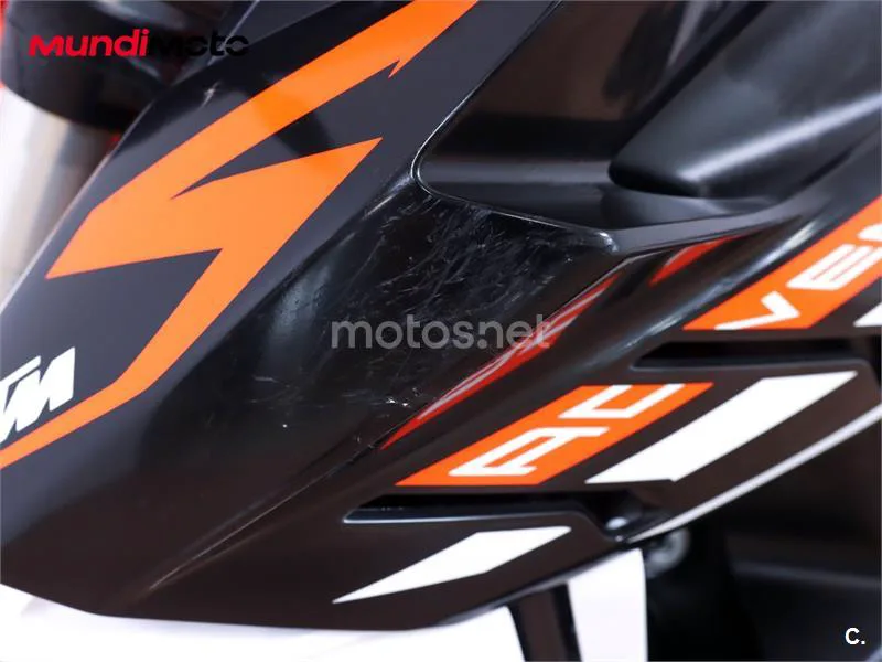 KTM 890 – Vista 18