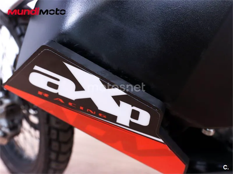 KTM 890 – Vista 21