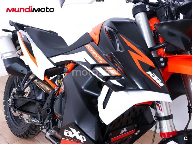 KTM 890 – Vista 24