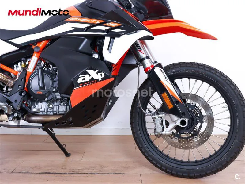 KTM 890 – Vista 25