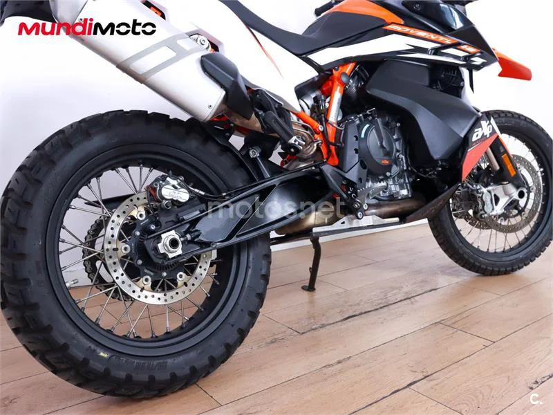 KTM 890 – Vista 4