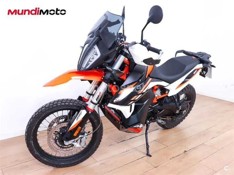 KTM 890 – Vista 7