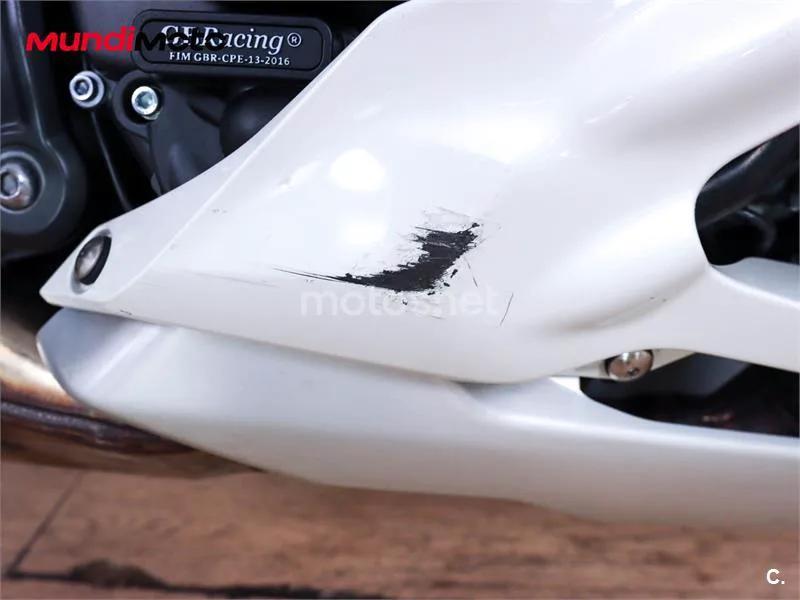 Yamaha R7 – Vista 14