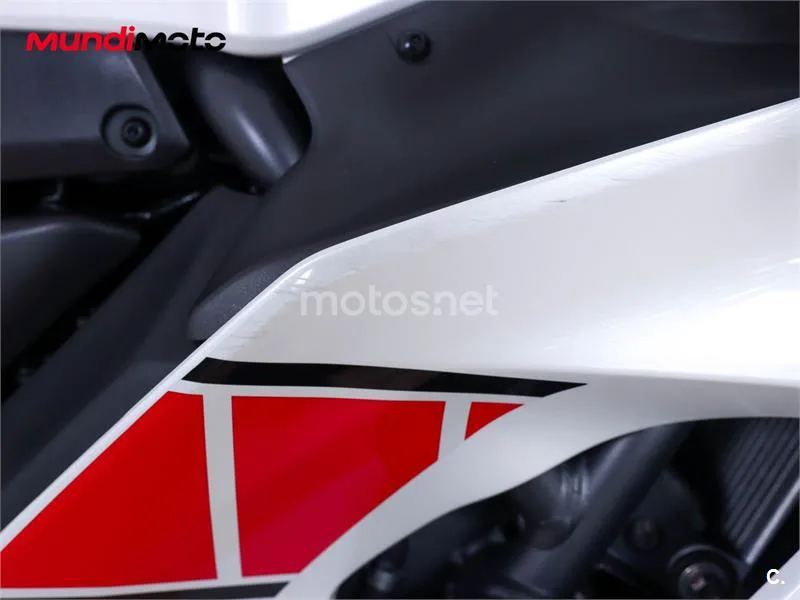 Yamaha R7 – Vista 16