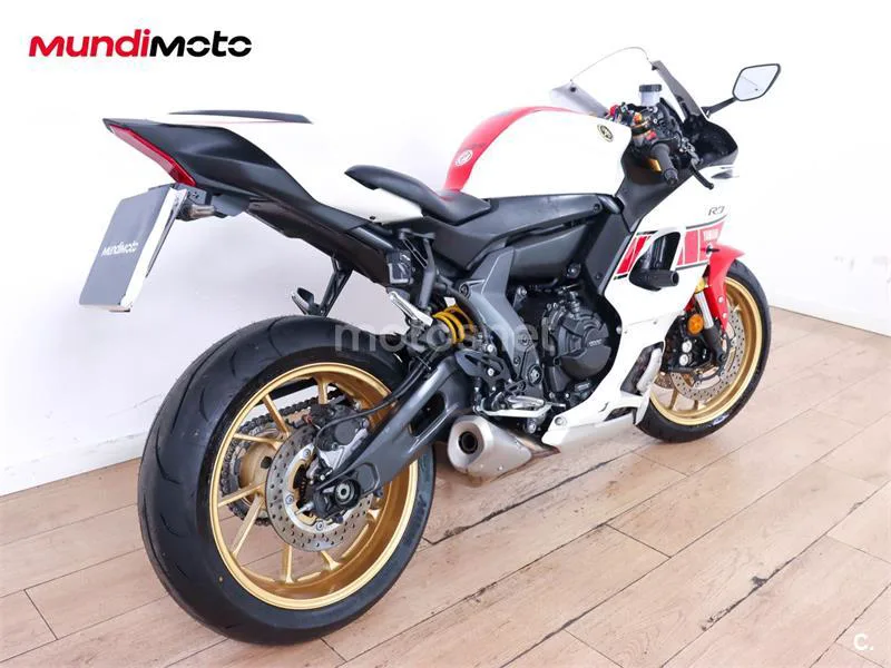 Yamaha R7 – Vista 3