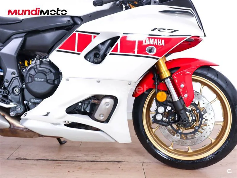 Yamaha R7 – Vista 23