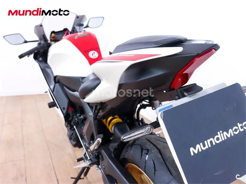 Yamaha R7 – Vista 9