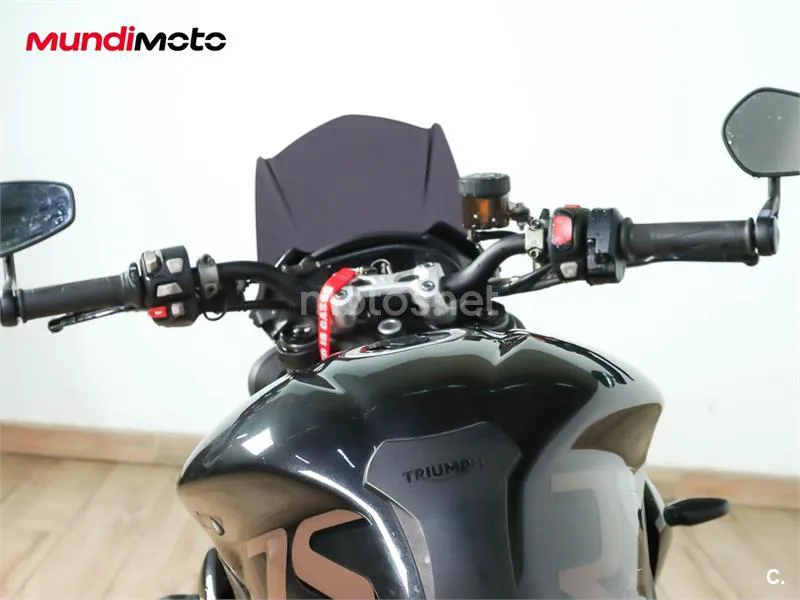 Triumph Street Triple – Vista 11