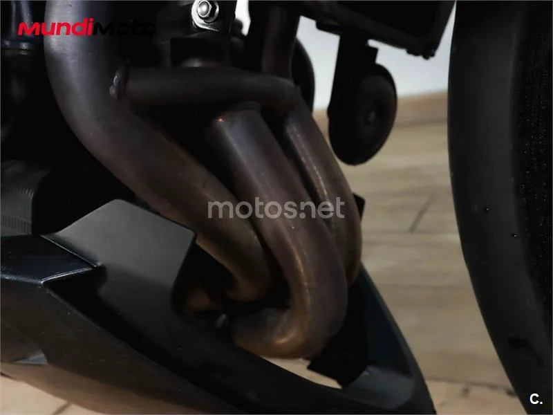 Triumph Street Triple – Vista 13