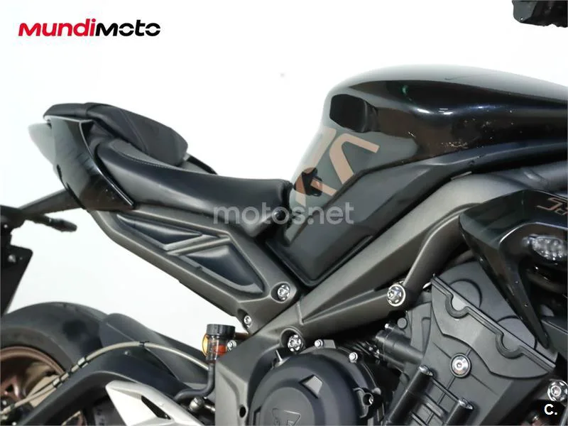 Triumph Street Triple – Vista 22