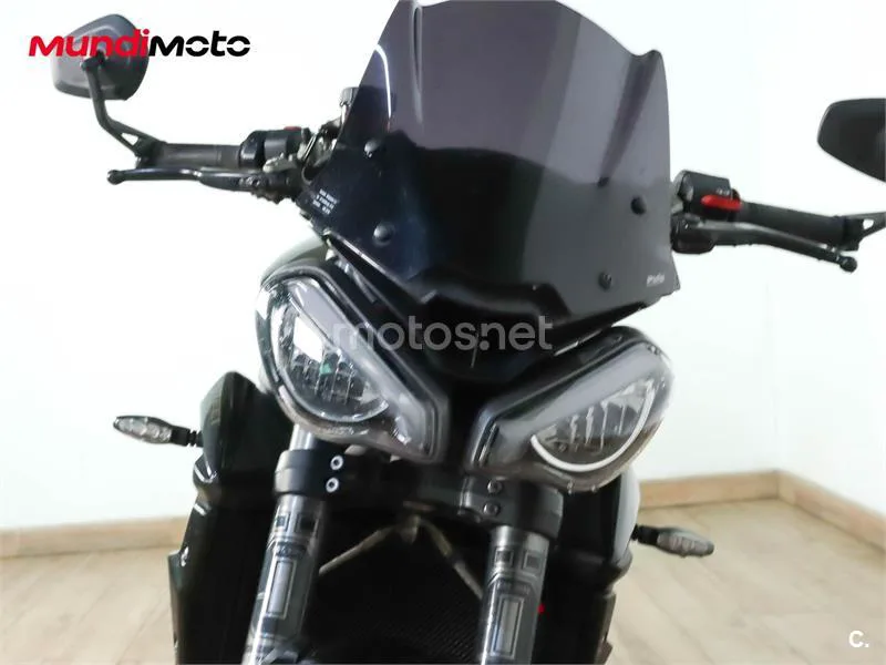Triumph Street Triple – Vista 5