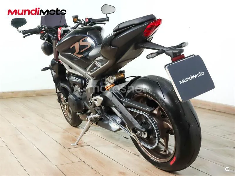 Triumph Street Triple – Vista 8
