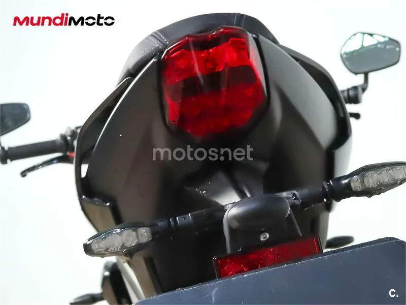 Triumph Street Triple – Vista 9