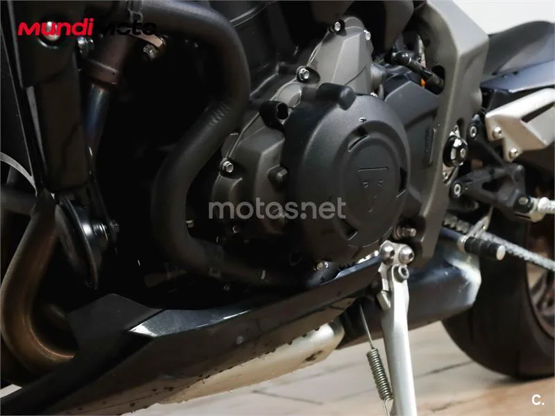 Triumph Street Triple – Vista 10