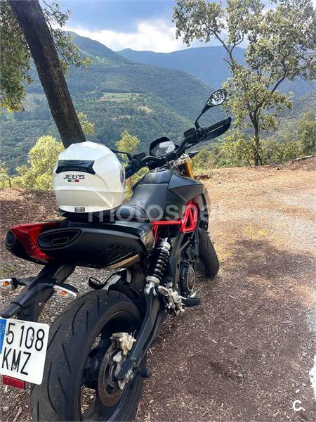 Aprilia Dorsoduro 900 – Vista 4