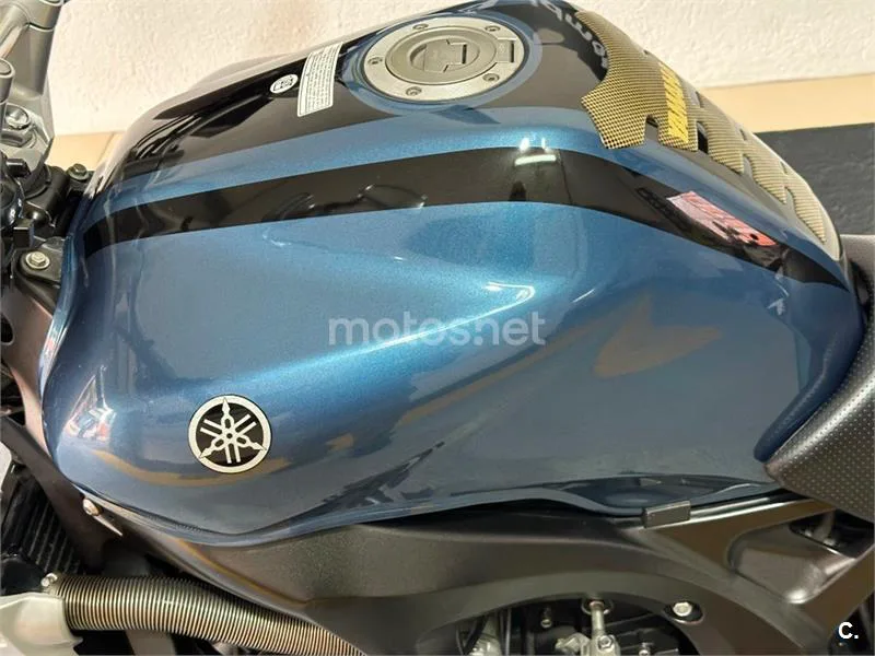 Yamaha FZ6 – Vista 16