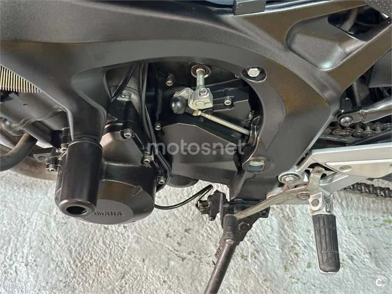 Yamaha FZ6 – Vista 21