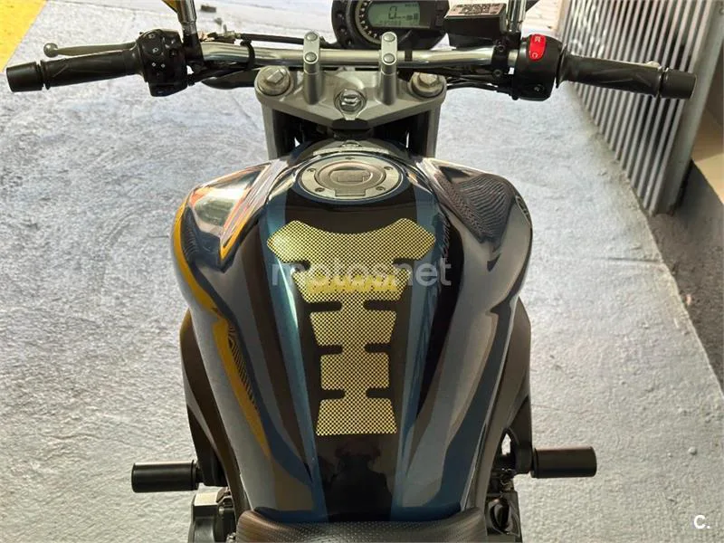 Yamaha FZ6 – Vista 9