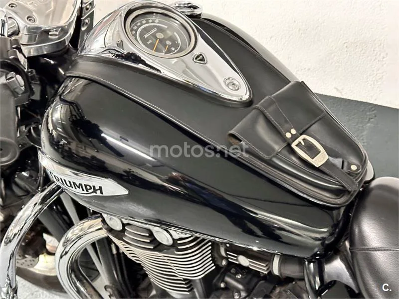 Triumph Thunderbird Commander – Vista 30