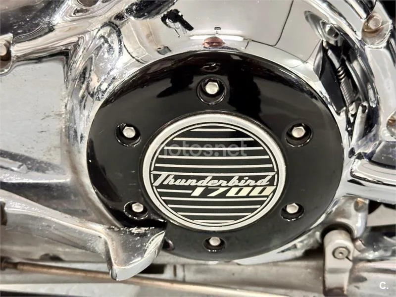 Triumph Thunderbird Commander – Vista 39