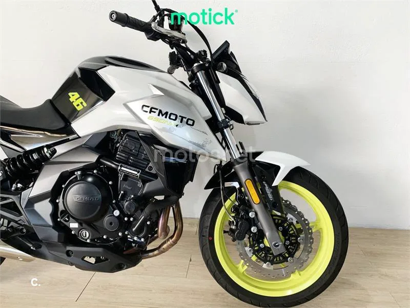 CFMOTO 650NK – Vista 3