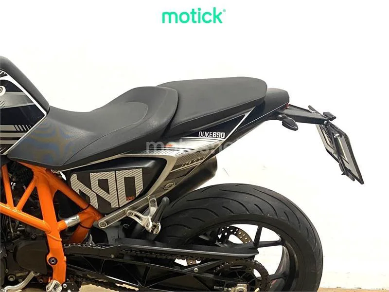 KTM 690 Duke – Vista 9
