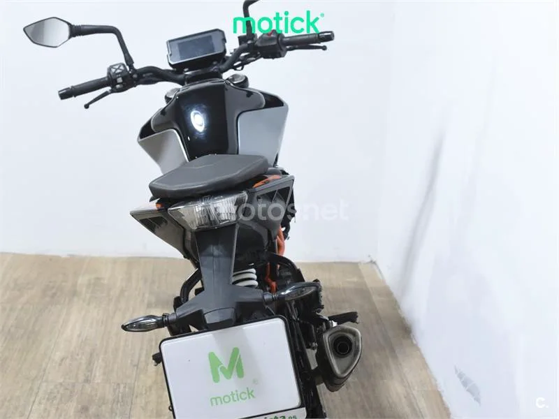 KTM 390 – Vista 6