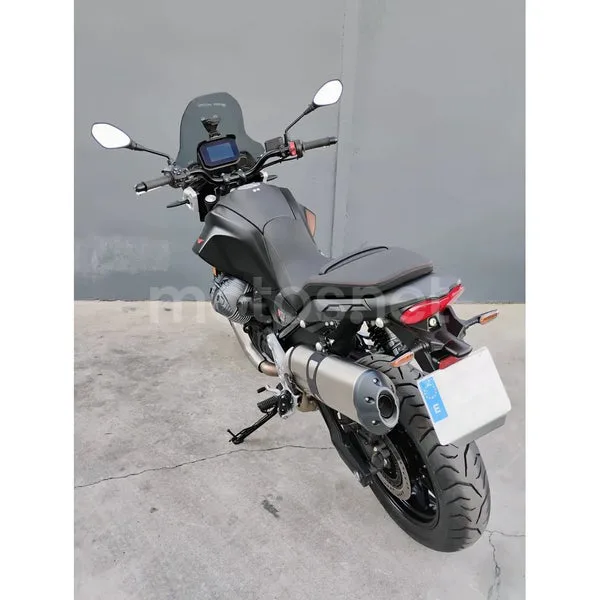 Moto Guzzi V85 Strada - Vista 4