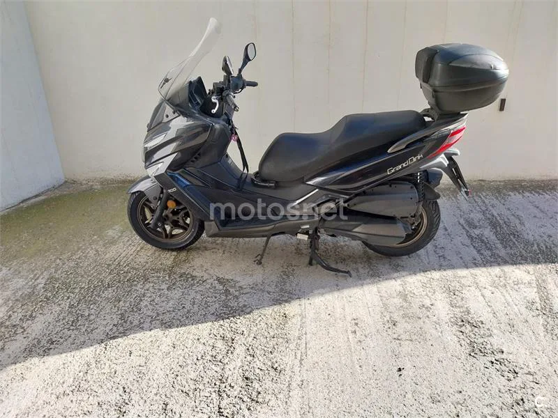 Kymco Grand Dink 300 – Vista 2